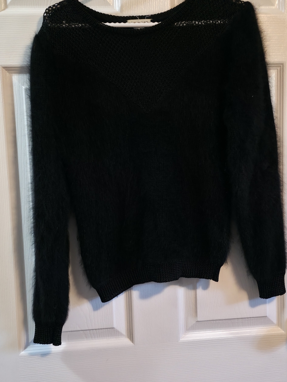 4/$67 Deal! ALFRED SUNG Vintage Soft Black Fuzzy Sweater